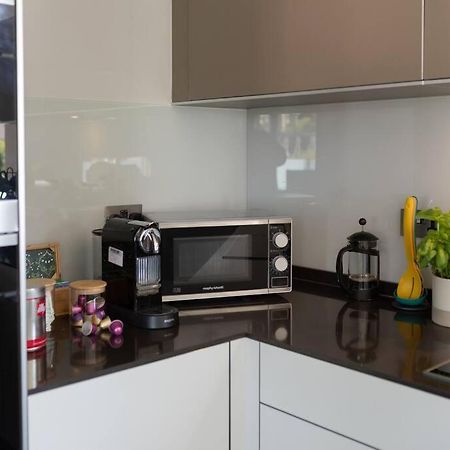 Stylish Penthouse Apartment With Hot Tub Bath Luaran gambar